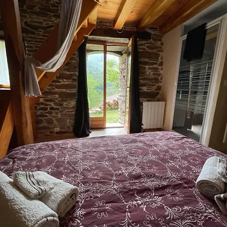 Vakantiehuis En Pierres En Bord De Foret